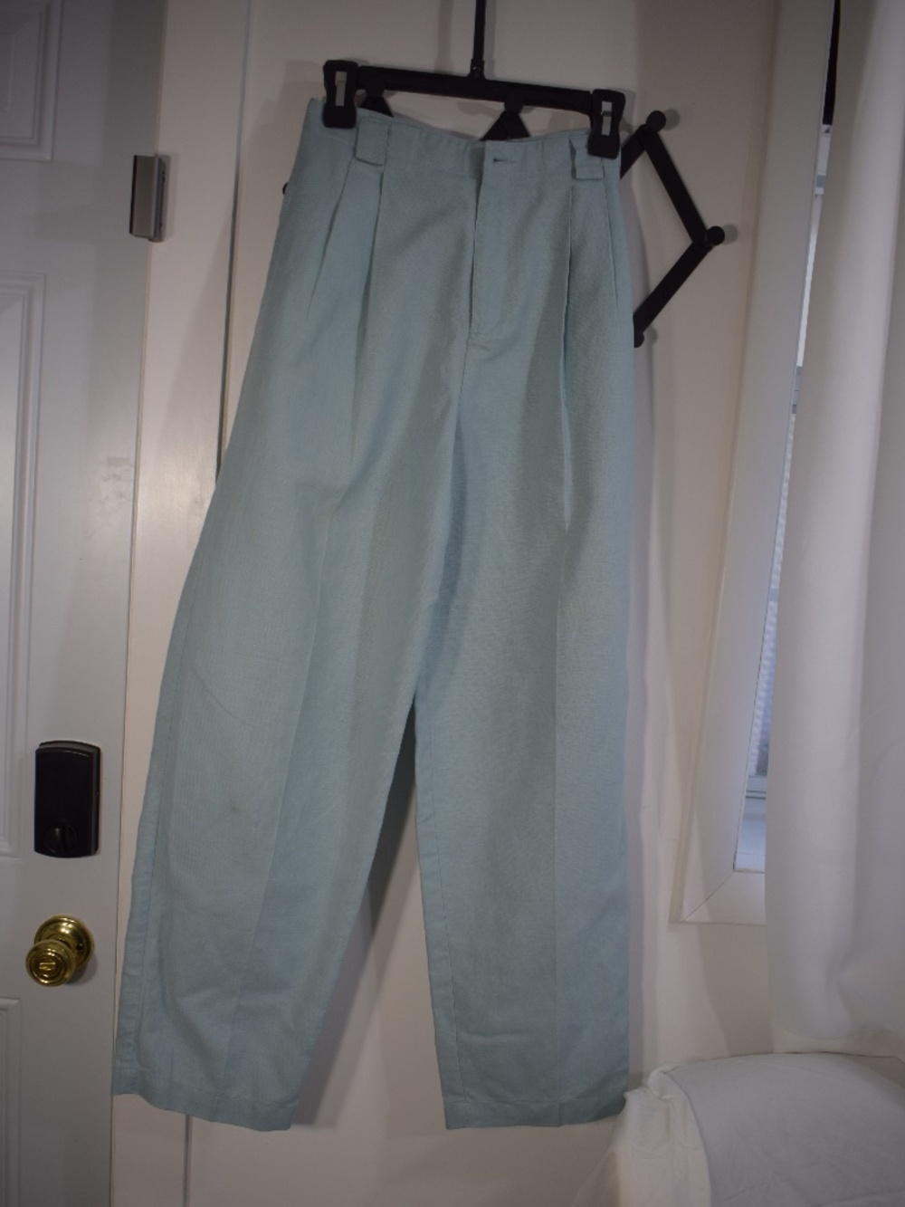 Vintage Liz Clairborne petite in baby blue linen. Coastal Grandmother